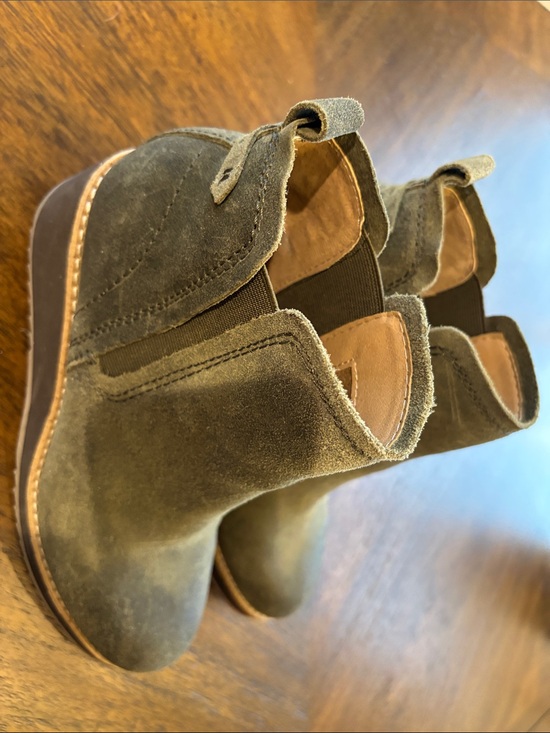 Earth Shoes - Earth women’s chukka Boots in Olive Suede